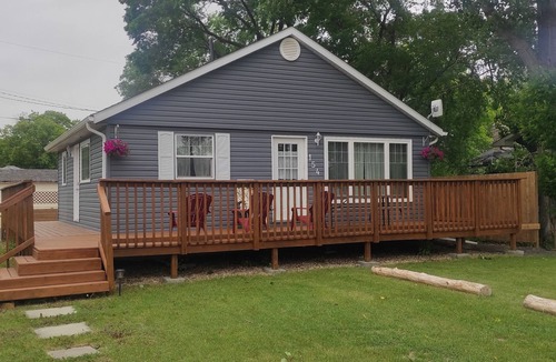Gimli Cottage | Charming South Beach Cottage in Gimli