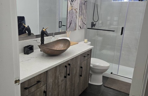 Surrey Newton Apartment | Charming studio in wonderful Surrey with AC