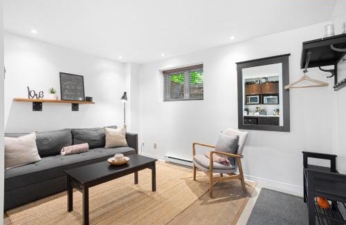 Mont-Tremblant House | Charming Tremblant Lakeview Studio