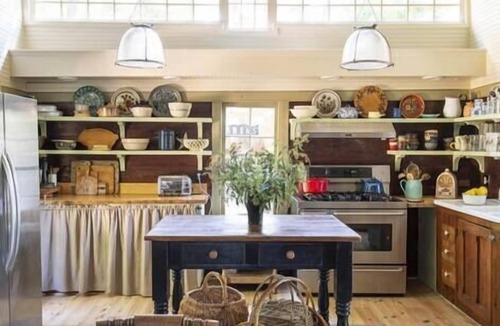 Pittsboro House | Charmingly Restored Antique Farmhouse on 7 Acres