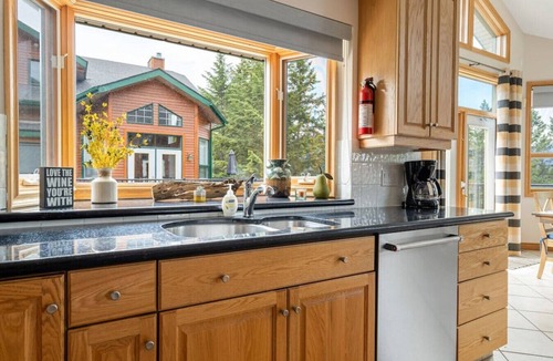 East Kootenay House | Chateau Lawrence | Pool Table | Kids` Gaming Room