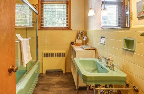Chicoutimi House | Chateau Murdock Gite