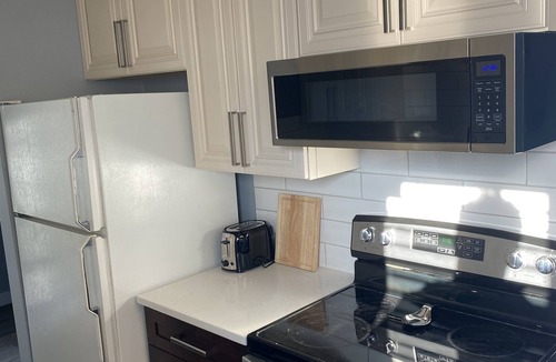 Lethbridge House | Cheerful 3-bedroom townhouse with free parking.
