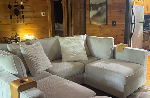 Hidden Lake Cabin | Cherry Log Chic - Perfectly Positioned Between Blue Ridge & Ellijay