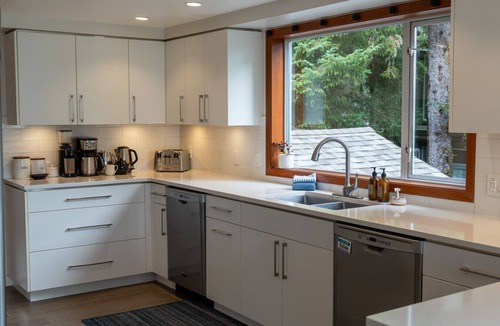 Tofino House | Chesterman on the Point - Beachfront