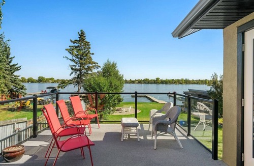 Chestermere House | Chestermere Lake Escape | Lakefront | Private Dock