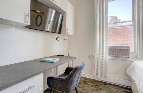 Plateau Mont Royal Apartment | Chez Mont Royal Apartments!
