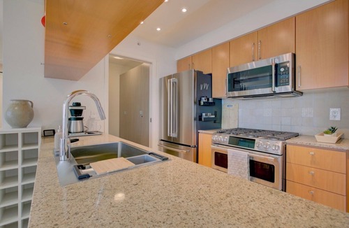 Yaletown House | Chic 1 bedroom suite