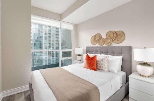 Fort York Apartment | Chic 1BR Patio Suite Scenic CN Tower View