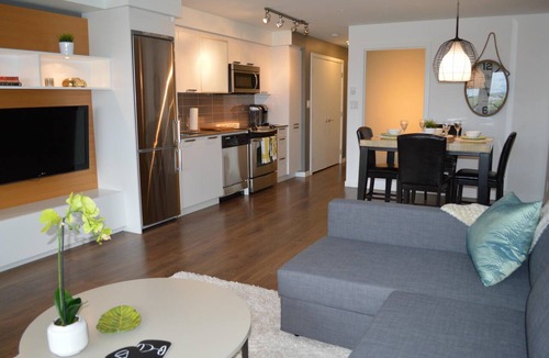 Downtown Victoria Condo | Chic 1BR Steps from Chinatown and Harbour