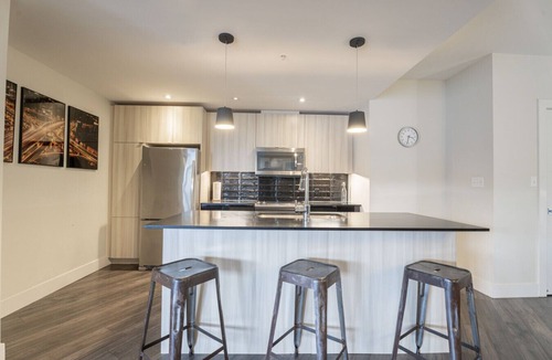 Clayton Park Apartment | Chic 3BR Apt with City Views and Gym