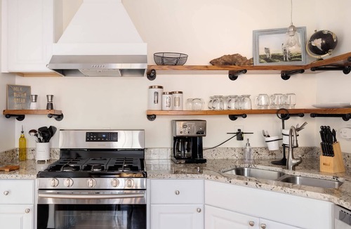 Downtown House | Chic Craftsman, Walk to Downtown