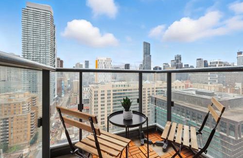 Garden District Apartment | Chic Downtown Studio Perfect Couple's Getaway