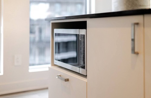 Griffintown Apartment | Chic Griffintown Apt | Parking + EV Charger