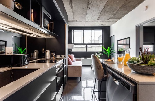 Shaughnessy Village Apartment | Chic Loft near McGill University