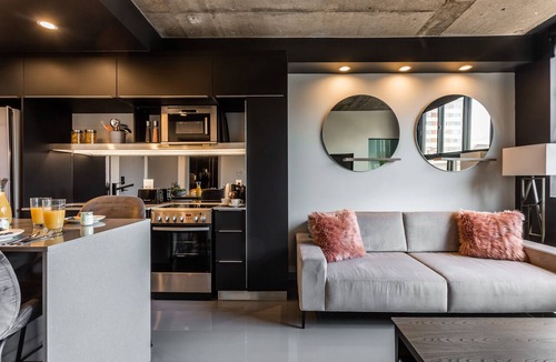 Shaughnessy Village Apartment | Chic Loft near McGill University