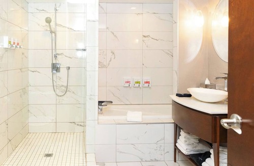 Old Montreal Hotel | Chic Old Montreal Suite with Kitchen & Historic Views Near Notre-Dame Basilica