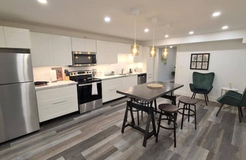 Deroche House | Chilliwack Mountain spacious suite