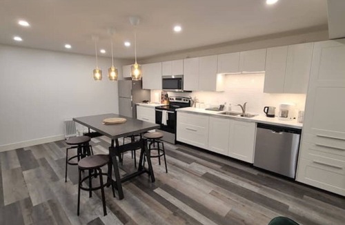 Deroche House | Chilliwack Mountain spacious suite