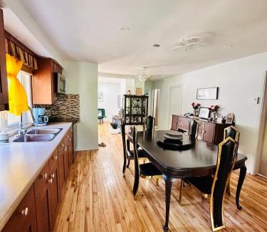 Chertsey Ski Chalet | CITQ 303469.CHALET OASIS DE PAIX. BORD DE L’EAU.4 SAISONS.À LOUER