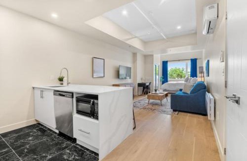 Gay Village Apartment | City Center King Suite