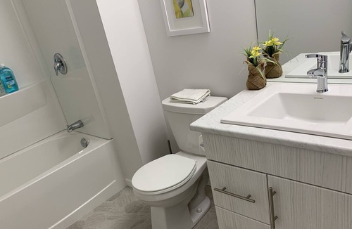 Transcona House | Classy Suite in a new and peaceful neighbourhood
