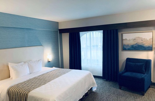 Northeast Mississauga Hotel | close by Pearson airport