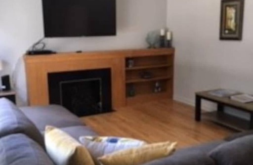 South Lethbridge House | Close to Downtown 3 Bedroom Duplex