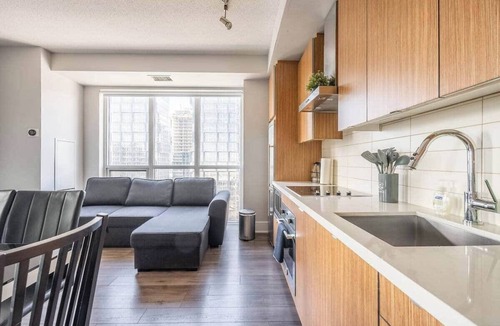 Fashion District Hotel | CN Tower 3BR Suite | Walk to Rogers & Waterfront