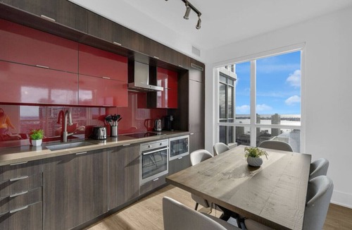 CityPlace Hotel | CN Tower View - Free Parking - Rooftop Pool - Gym