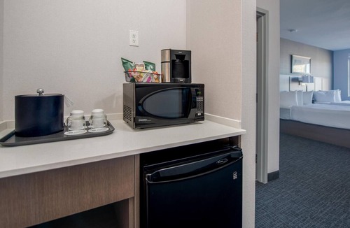 South Lethbridge Hotel | Coast Lethbridge Hotel & Conference Centre