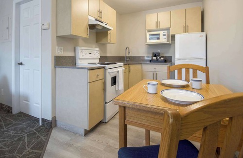 Osoyoos Hotel | Coast Osoyoos Beach Hotel