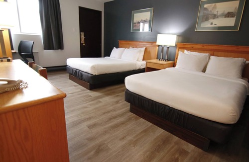 Brandon Hotel | Colonial Inn