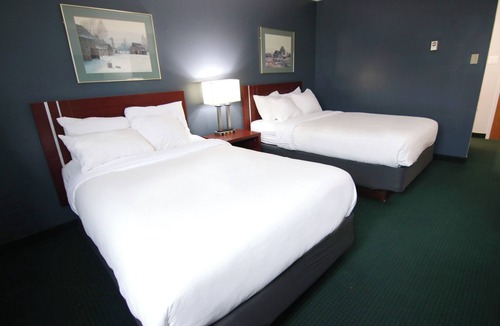 Brandon Hotel | Colonial Inn