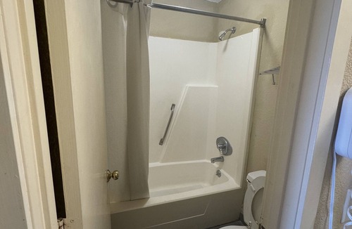 Camden Hotel | Colony Inn