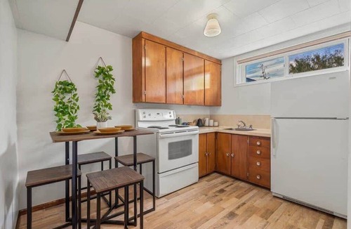 Drumheller House | Colour & Coal | Sleeps 14 | Historic Decor & River
