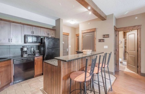Radium Hot Springs Apartment | Columbia Valley Getaway