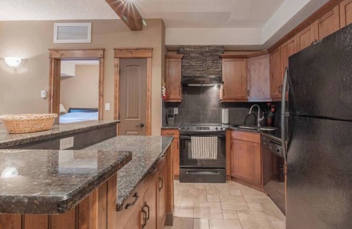 Radium Hot Springs Apartment | Columbia Valley Getaway