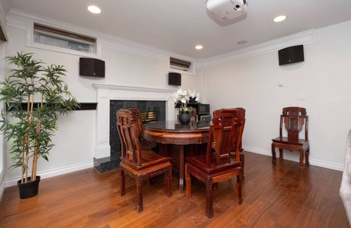 Arbutus Ridge Apartment | Comfort 2-BR Suite Near UBC– Private Entrance