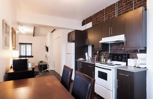 Desjardins Apartment | Comfort & Getaway in Old Levis - Studio Urbain