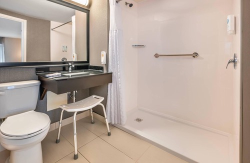 Alma Hotel | Comfort Inn Alma - Lac-Saint-Jean