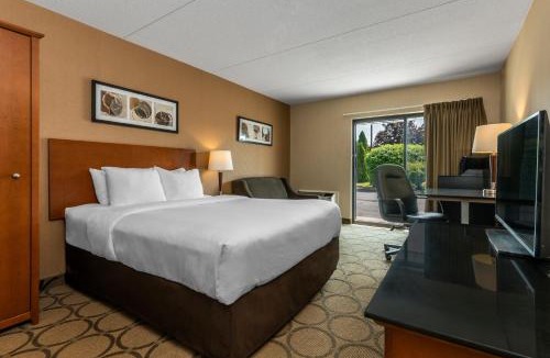 Simcoe Hotel | Comfort Inn