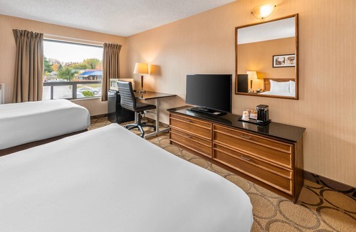 Pembroke Hotel | Comfort Inn Pembroke