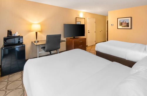 Pembroke Hotel | Comfort Inn Pembroke