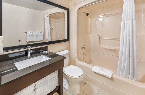 Pembroke Hotel | Comfort Inn Pembroke