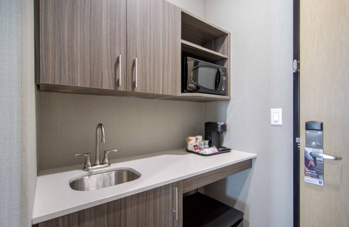 North Battleford Hotel | Comfort Inn & Suites