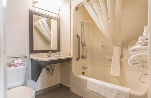 Trenton Hotel | Comfort Inn Trenton