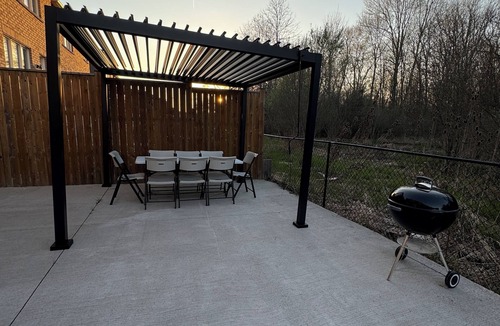 Niagara Falls House | Comfort Stay Modern Home
