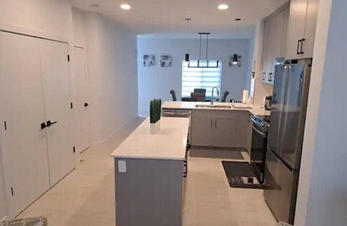 Northeast Edmonton House | Comfortable 3 BRMs 2.5 BTH Home & garage parking