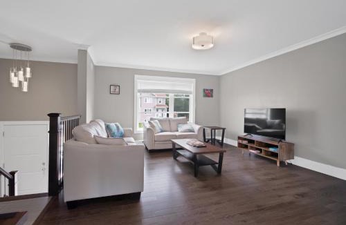 Moncton House | Comfortable 3BR Getaway